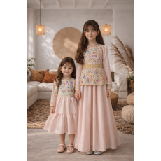 فستان حرير مطرّز بنقوش مميزة 240518 فستان حرير مطرّز بنقوش مميزة 240518