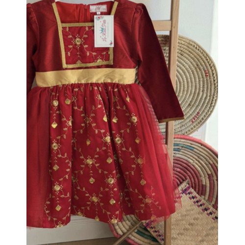 فستان احمر ملكي مطرز 240436 فستان احمر ملكي مطرز 240436