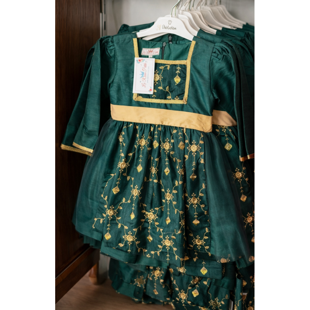  فستان اخضر ملكي  مطرز 240435