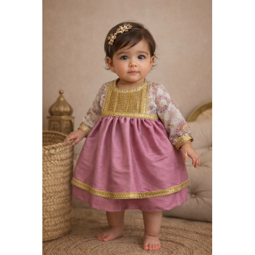 فستان شعبي - وردي -  بقصة صدر مزخرفة وتنورة طبقتين  240521