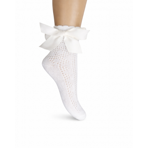 جورب  أبيض مخرم مع فيونكة 24097