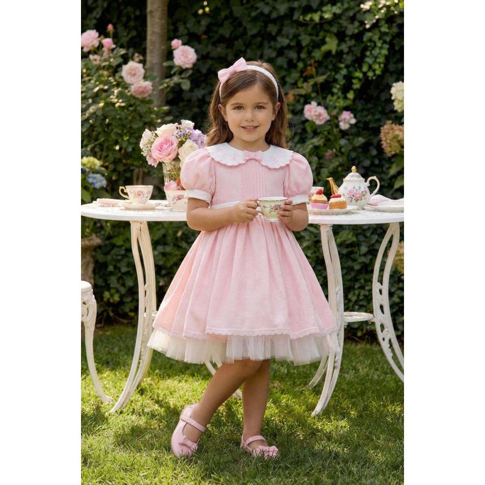 فستان كلاسيكي - وردي - بتفاصيل ناعمة مع اكسسوار شعر 36371