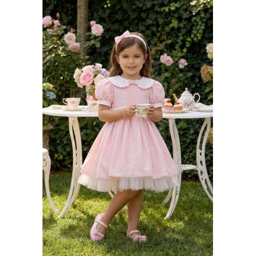 فستان كلاسيكي - وردي - بتفاصيل ناعمة مع اكسسوار شعر 36371