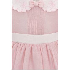 فستان كلاسيكي - وردي - بتفاصيل ناعمة مع اكسسوار شعر 36371