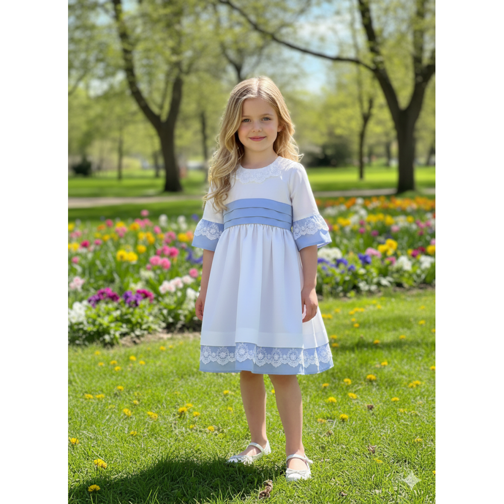 فستان  أبيض مع فيونكة أزرق سماوي وتفاصيل دانتيل 20264