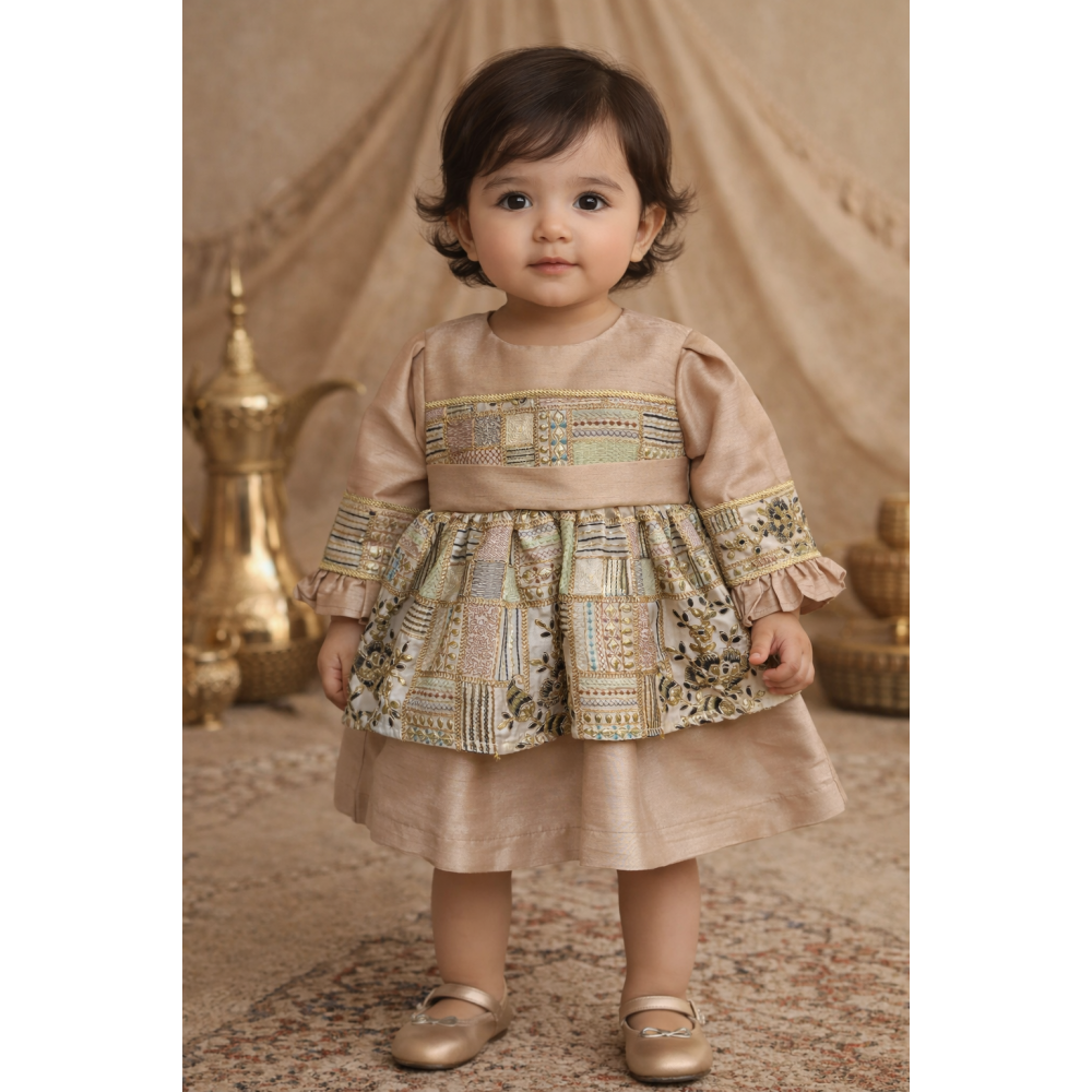 فستان شعبي وردي مطرز 240679