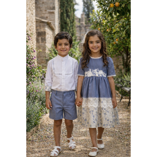 طقم أولادي كلاسيكي  – قميص أبيض بياقة مربعة وشورت أزرق 202614 