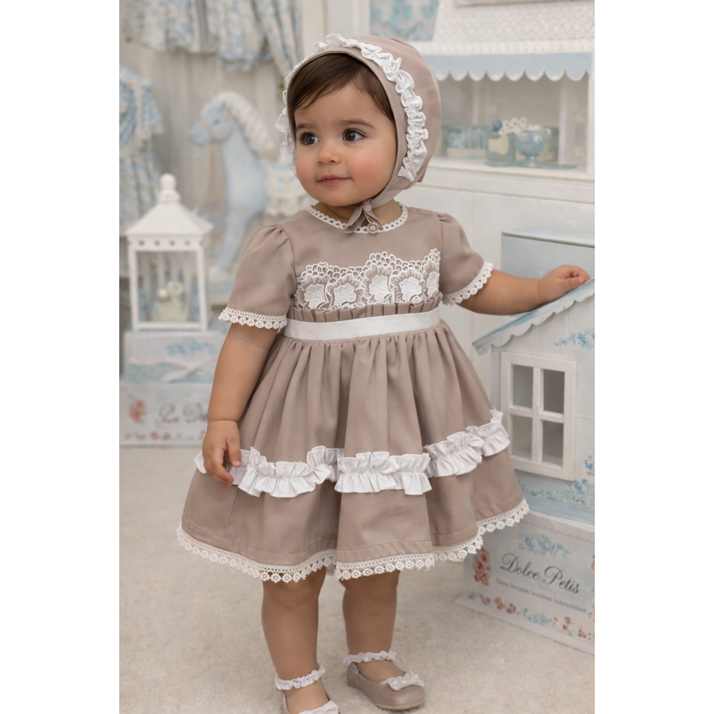 فستان بتلات الورد مع قبعة 26007