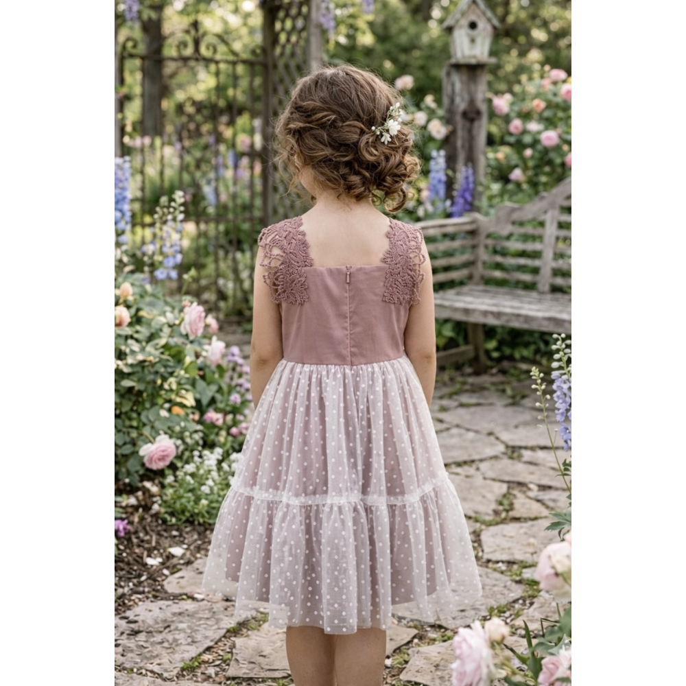 فستان وردي بفيونكة وتنورة تول 202629 فستان وردي بفيونكة وتنورة تول 202629