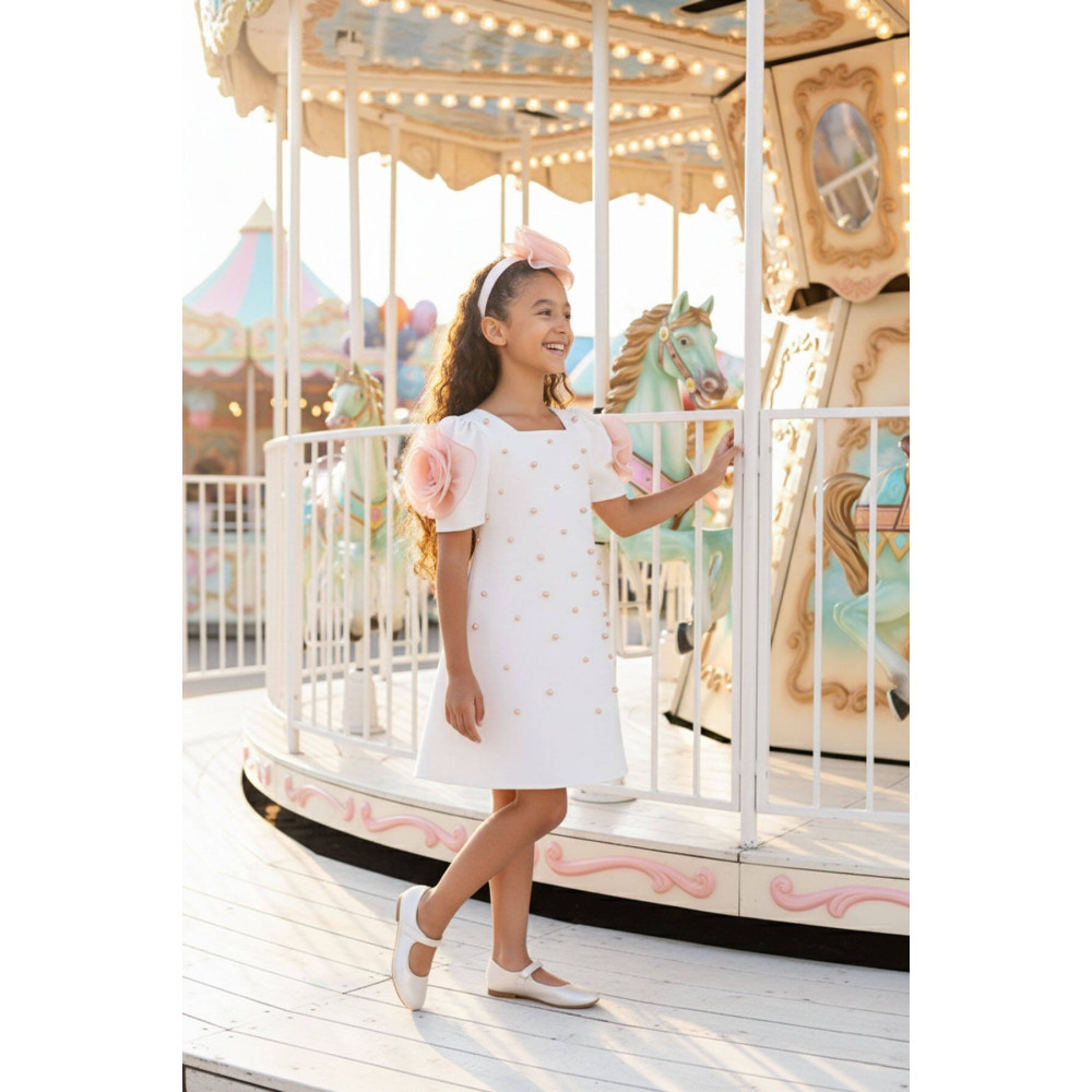 فستان بناتي مزين بتفاصيل لؤلؤية مع اكسسوار شعر 36129