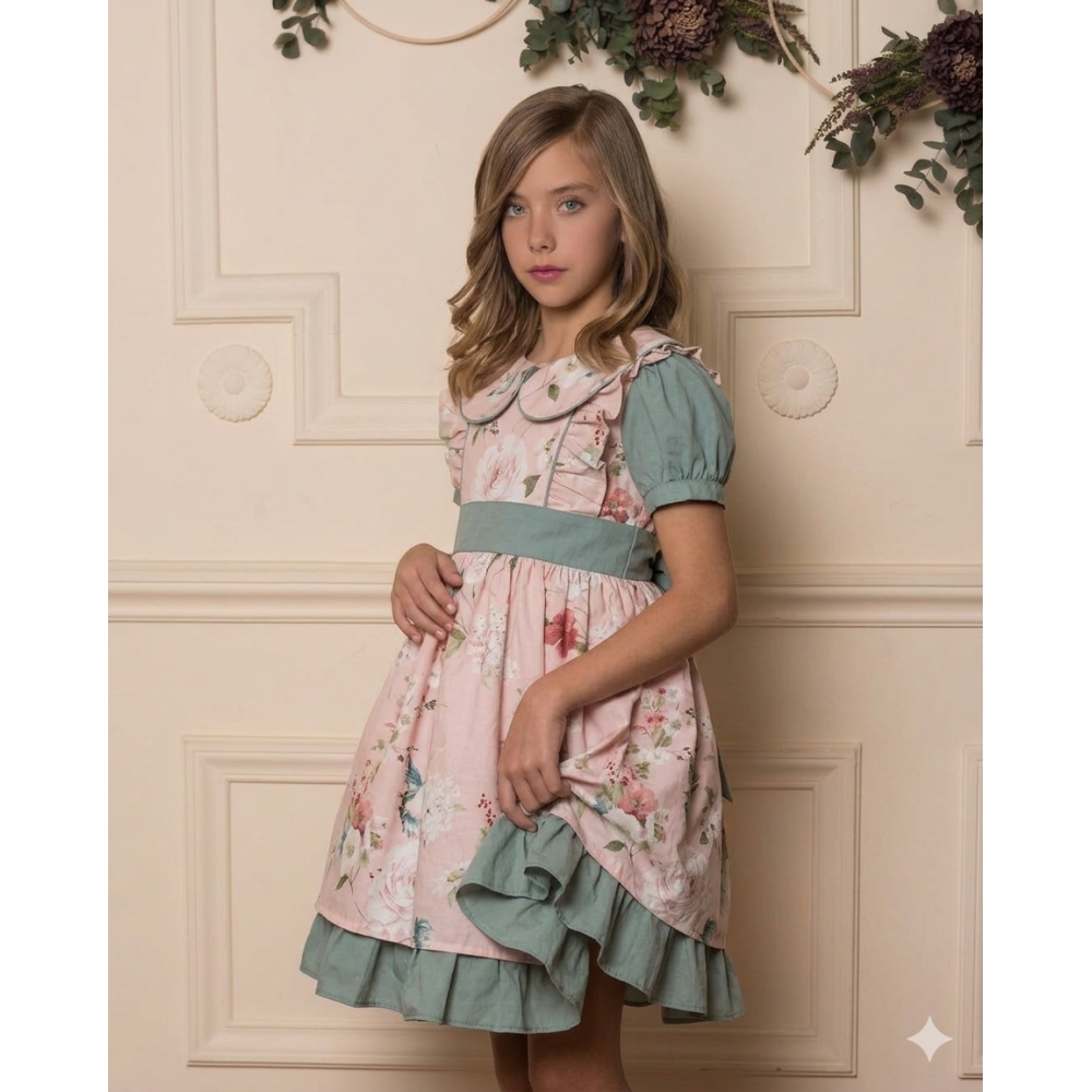 فستان بناتي وردي بطبعات زهور مع ياقة بيتر بان وفيونكة خلفية 202641