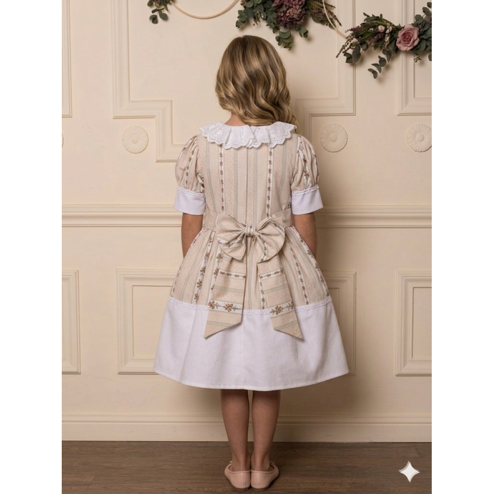 فستان ريفي كلاسيكي أنيق بياقة مطرزة ونقوش زهور رقيقة  202646