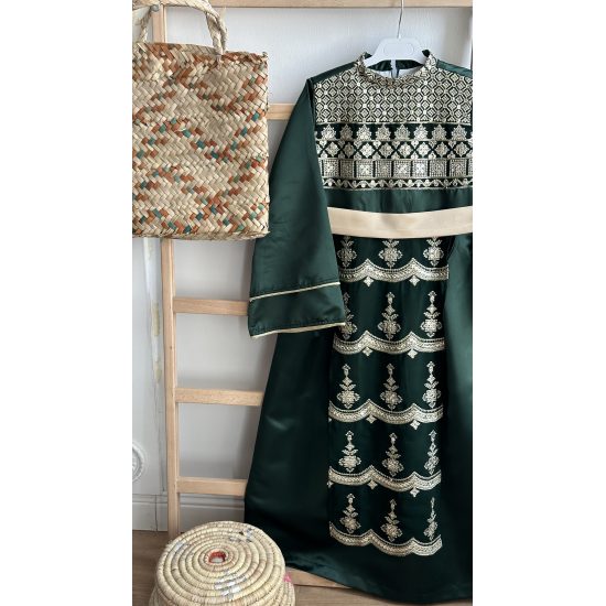 240342 جلابية شعبية أخضر مع شيفون مطرز 