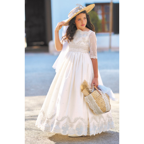 2400  فستان زواج دانتيل موديل طويل  