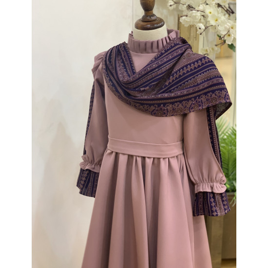 240102 فستان وردي بشال كشميري 240102 فستان وردي بشال كشميري