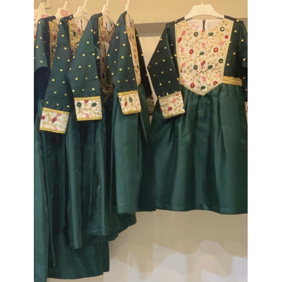 240092 فستان شعبي أخضر 240092 فستان شعبي أخضر