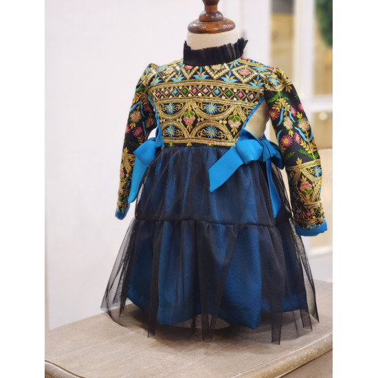 240083 فستان شعبي مطرز 240083 فستان شعبي مطرز