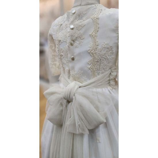 2400 فستان زواج دانتيل موديل طويل بحاشية تطريز 2400 فستان زواج دانتيل موديل طويل بحاشية تطريز