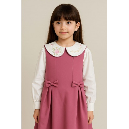 مريول مدرسي وردي قطعتين مريول وردي بفيونكات مع قميص مطرز أبيض 240421 مريول مدرسي وردي قطعتين مريول وردي بفيونكات مع قميص مطرز أبيض 240421