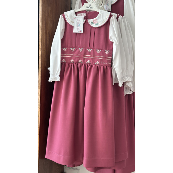 مريول مدرسي وردي متصل مطرز الحزام والياقة 144725 مريول مدرسي وردي متصل مطرز الحزام والياقة 144725