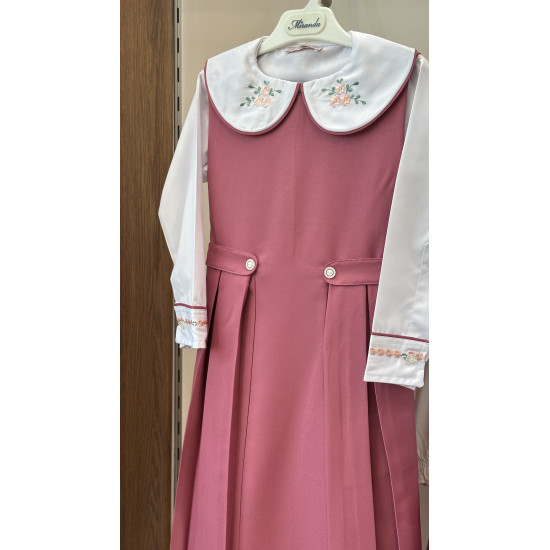 مريول مدرسي (( للمرحلة الإبتدائية )) مع قميص مطرز 144721 مريول مدرسي (( للمرحلة الإبتدائية )) مع قميص مطرز 144721