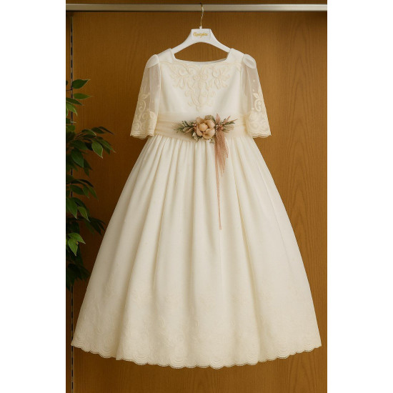 2400 فستان زواج دانتيل موديل طويل بحاشية تطريز 2400 فستان زواج دانتيل موديل طويل بحاشية تطريز