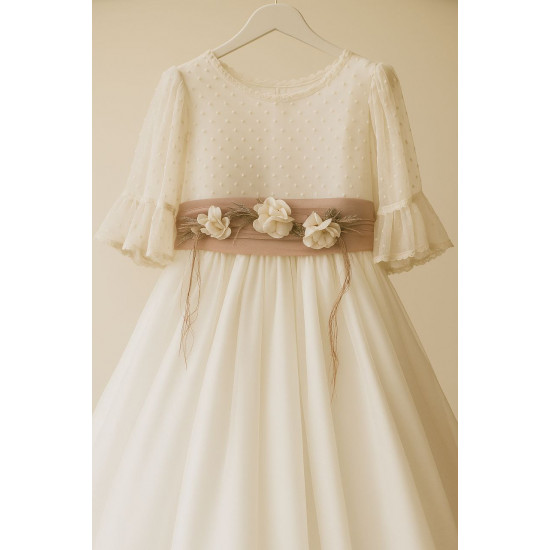 2400 فستان زواج دانتيل موديل طويل بحاشية تطريز 2400 فستان زواج دانتيل موديل طويل بحاشية تطريز