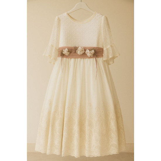 2400 فستان زواج دانتيل موديل طويل بحاشية تطريز 2400 فستان زواج دانتيل موديل طويل بحاشية تطريز