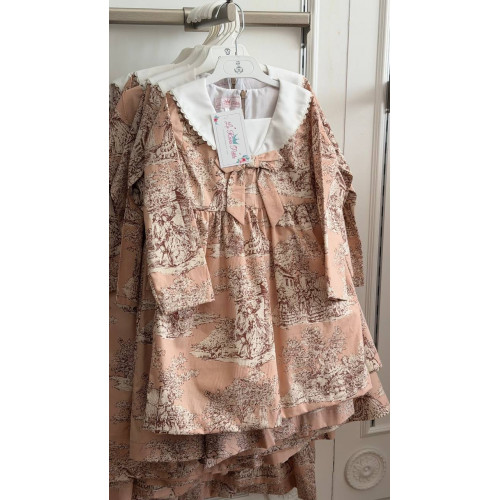 فستان ربيعي وردي بطبعة توال 240600 فستان ربيعي وردي بطبعة توال 240600