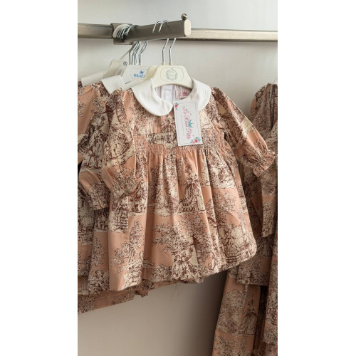 فستان ربيعي وردي بطبعة توال 240601 فستان ربيعي وردي بطبعة توال 240601