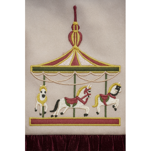 فستان مخمل خمري ناعم بطابع كلاسيكي ومطرز    240446