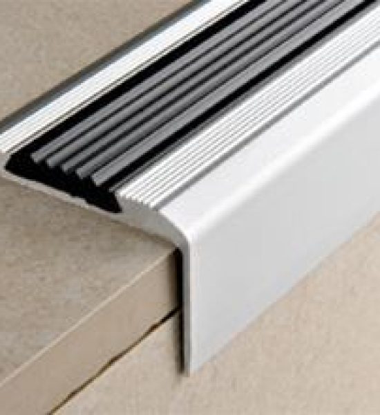 بروقرس زاوية  للدرج 45×28 ×2.7متر مع ربل فضي PEDAA4528F