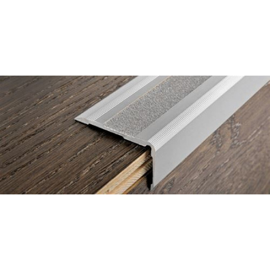 بروقرس زاوية درج فضي المنيوم مع شريط بحص 2.7م PEGRAA5230A