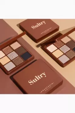 لوحة ظلال العيون الصغيرة من سولتري من انستازيا ، 9 جرام