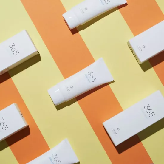 كريم الحماية من الشمس مضاد للشيخوخة من راوند لاب 365 كريم الحماية من الشمس مضاد للشيخوخة من راوند لاب 365