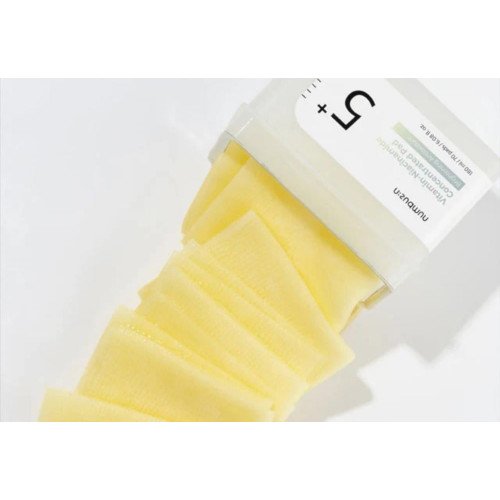 مسحات مركزة من فيتامين سي و نياسيناميد رقم 5 ، 70 وسادة ، (180 مل) مسحات مركزة من فيتامين سي و نياسيناميد رقم 5 ، 70 وسادة ، (180 مل)