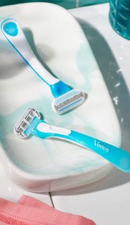 ماكينة حلاقة جيليت فينوس أوشيانا للاستخدام مرة واحدة تحتوي على 4 شفرات 