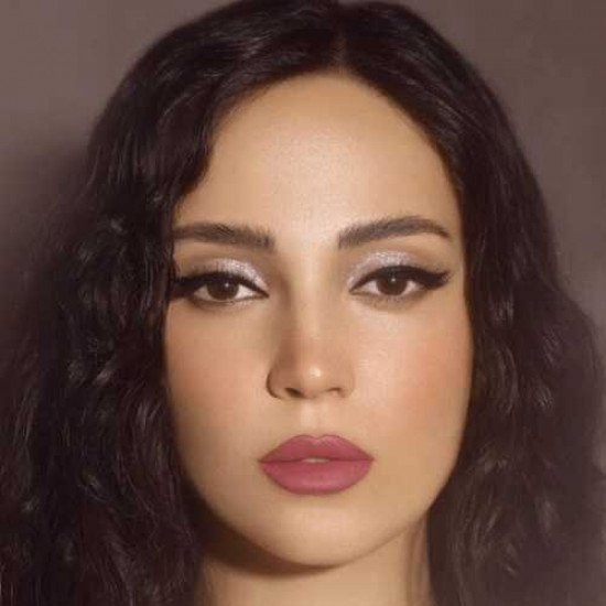 احمر شفاه سائل مقاوم للماء من نوره بو عوض - روز وود