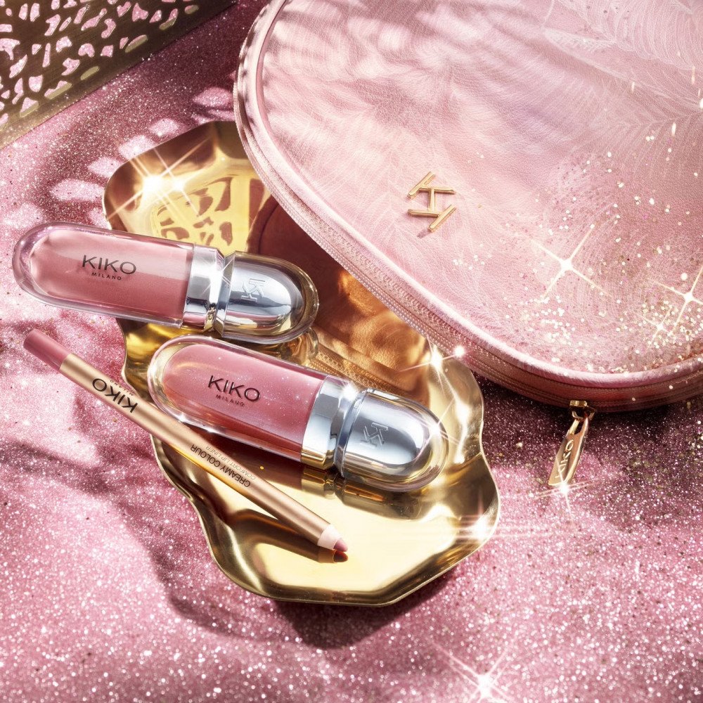 مجموعة جلوس الشفاه "ثريدز أوف تايم" (Threads of Time) من كيكو ميلانو