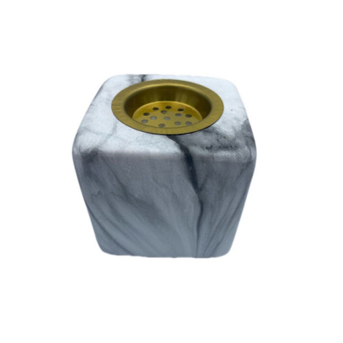 مبخرة مربعة لون ابيض بنقش 