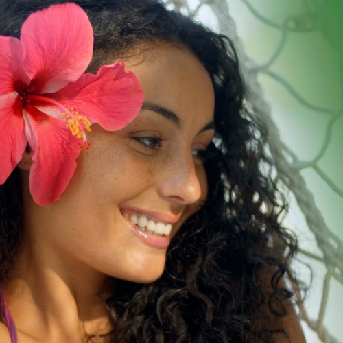 ماوي مويستشر تغذية وترطيب + شامبو حليب جوز الهند 385 مل ماوي مويستشر تغذية وترطيب + شامبو حليب جوز الهند 385 مل