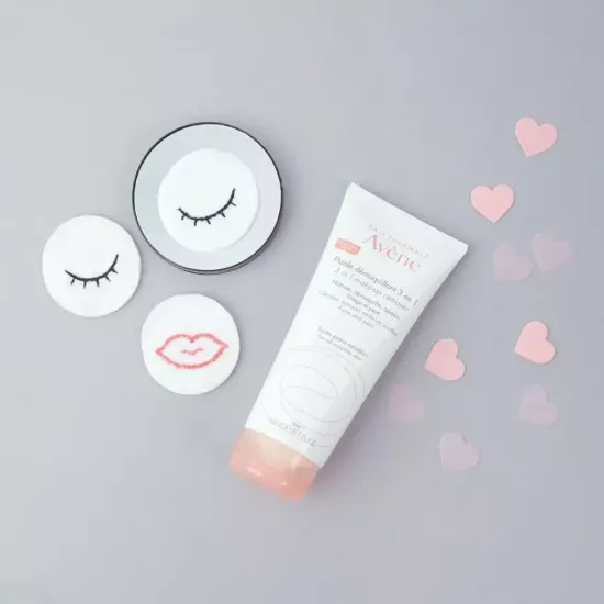 أفين 3 في 1 مزيل مكياج سائل حليبي 200مل أفين 3 في 1 مزيل مكياج سائل حليبي 200مل