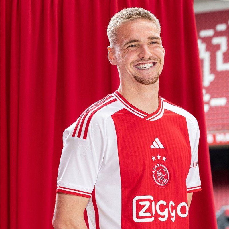 طقم اياكس الاساسي 23/24