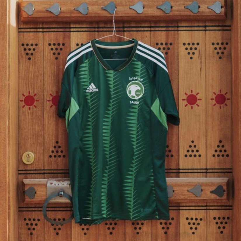 طقم المنتخب السعودي الاساسي 23/24