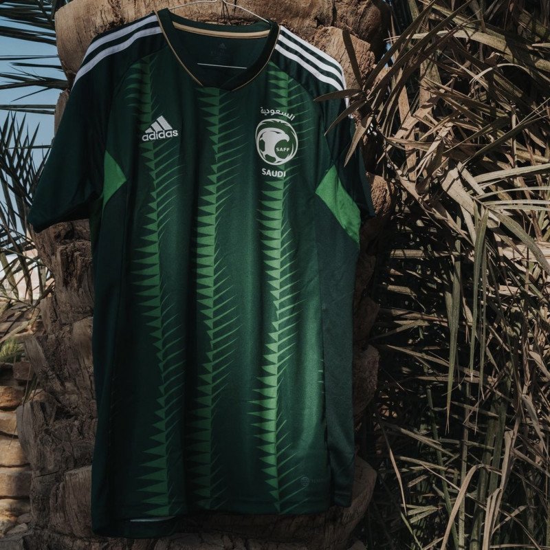 طقم المنتخب السعودي الاساسي 23/24