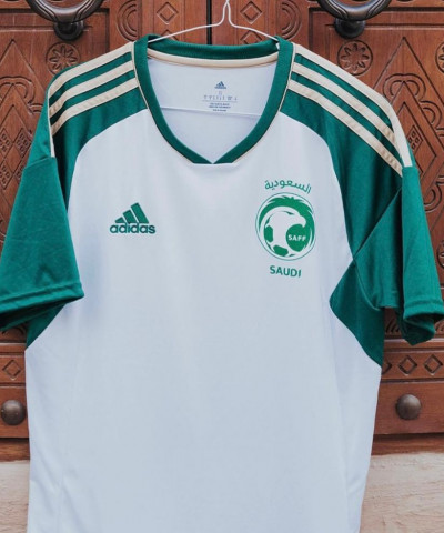 طقم المنتخب السعودي الثاني 23/24