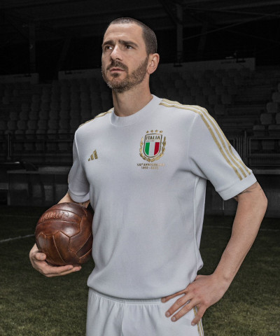 طقم منتخب ايطاليا القديم 23/24