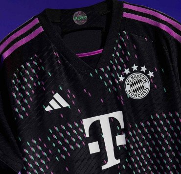 طقم بايرين ميونيخ الثاني 23/24
