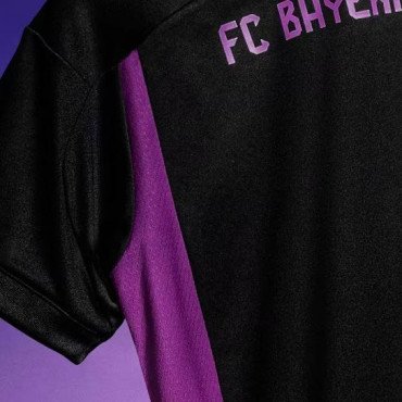 طقم بايرين ميونيخ الثاني 23/24