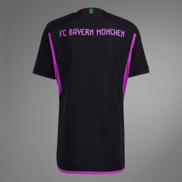 طقم بايرين ميونيخ الثاني 23/24